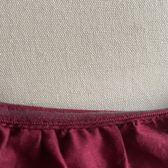 H&M Burgundy Strapless Scallop Embroidered Romper Size 12 - Picture 3 of 12